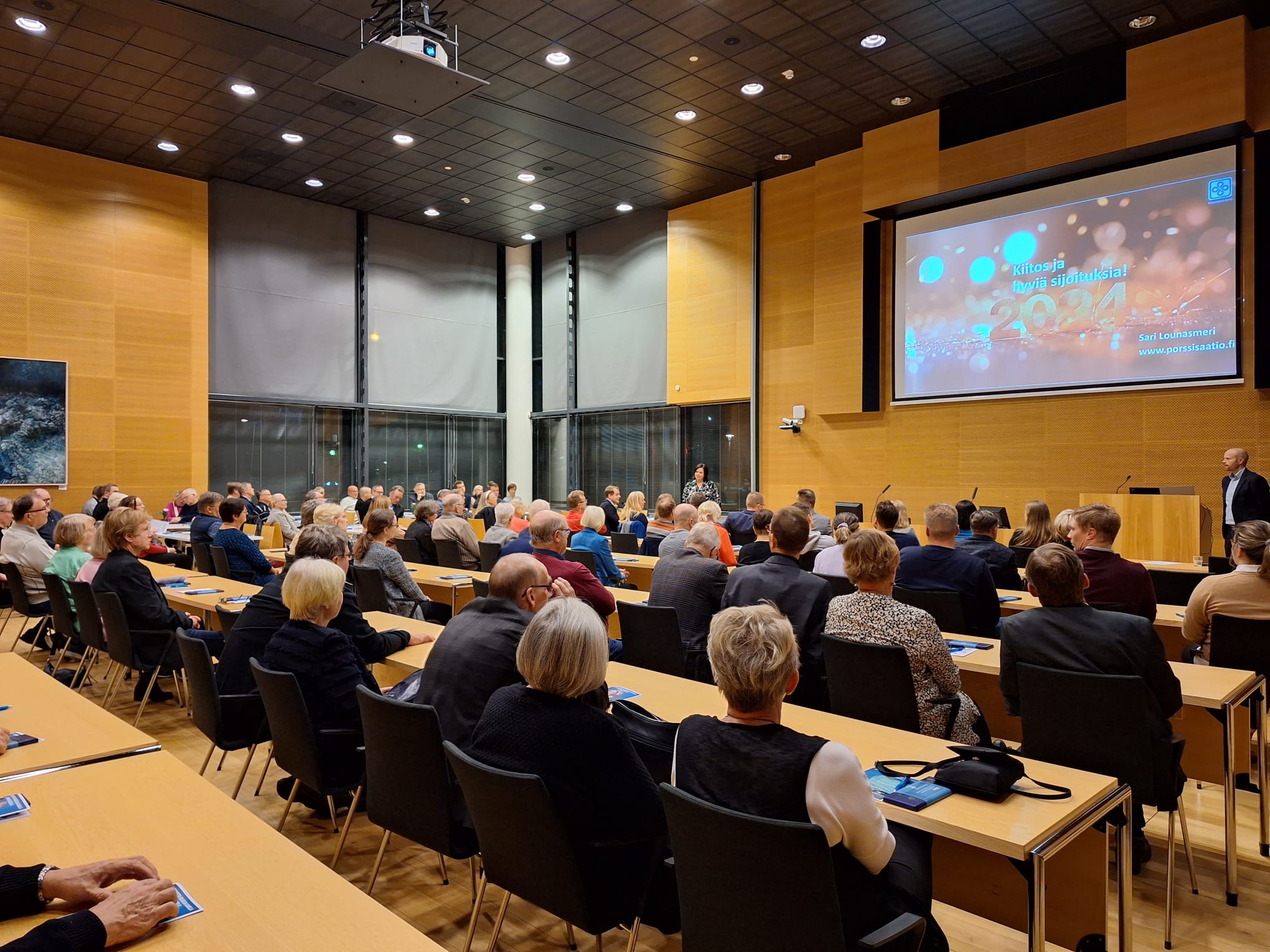 Someron Säästöpankin 2023 Sijoitusiltaa emännöi Salon konttorin sijoituspäällikkö Tarja Fröberg.